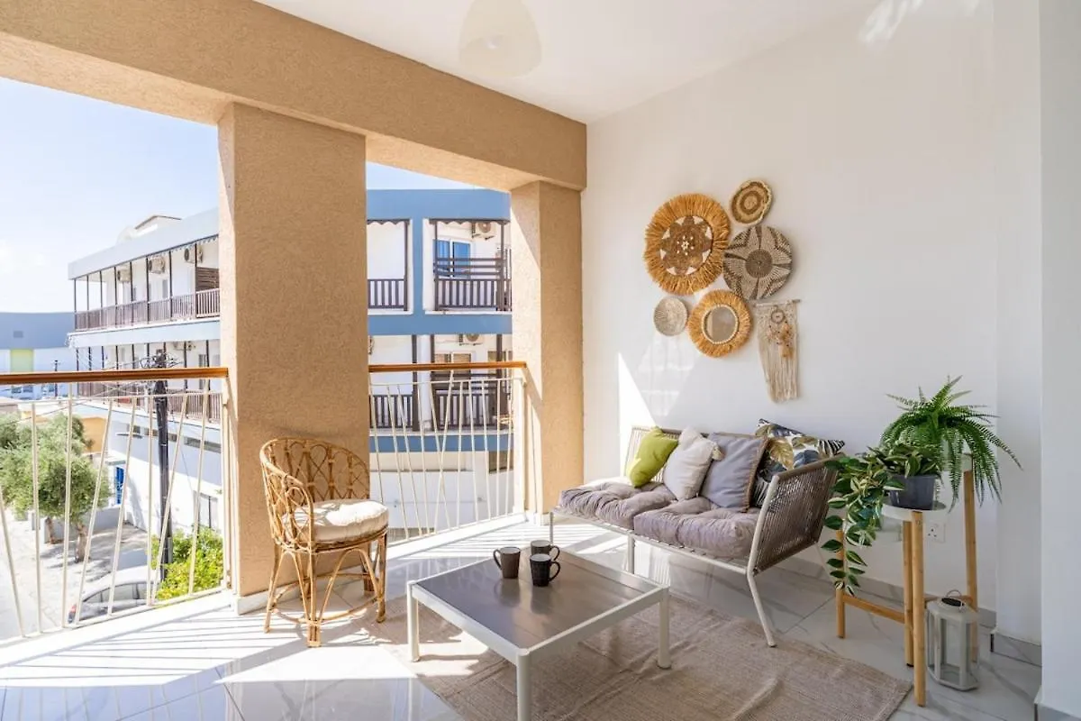 Sunstone - Cozy Studio W Terrace In Larnaca Lägenhet